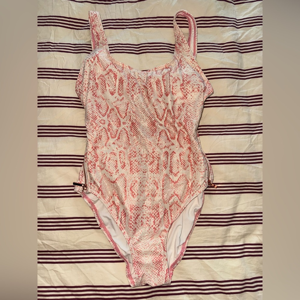 Carmen Marc Valvo Women's One Piece Swimsuit Snake Print Size 8